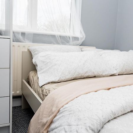 Shirley House 2, Self Catering Guest House, Self Check In, Smart Locks, 10 Min Walk To Southampton General, Aspire And Princess Anne Hospitals, Access To Fully Equipped Kitchen, Excellent Transport Links, Ideal For Longer Stays And Hospital Shifts Eksteriør bilde