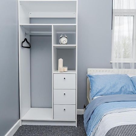 Shirley House 2, Self Catering Guest House, Self Check In, Smart Locks, 10 Min Walk To Southampton General, Aspire And Princess Anne Hospitals, Access To Fully Equipped Kitchen, Excellent Transport Links, Ideal For Longer Stays And Hospital Shifts Eksteriør bilde