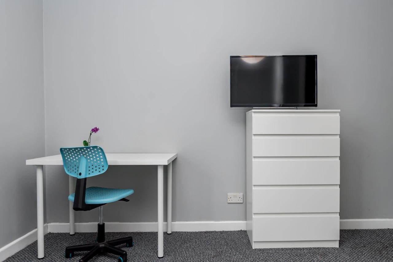 Shirley House 2, Self Catering Guest House, Self Check In, Smart Locks, 10 Min Walk To Southampton General, Aspire And Princess Anne Hospitals, Access To Fully Equipped Kitchen, Excellent Transport Links, Ideal For Longer Stays And Hospital Shifts Eksteriør bilde