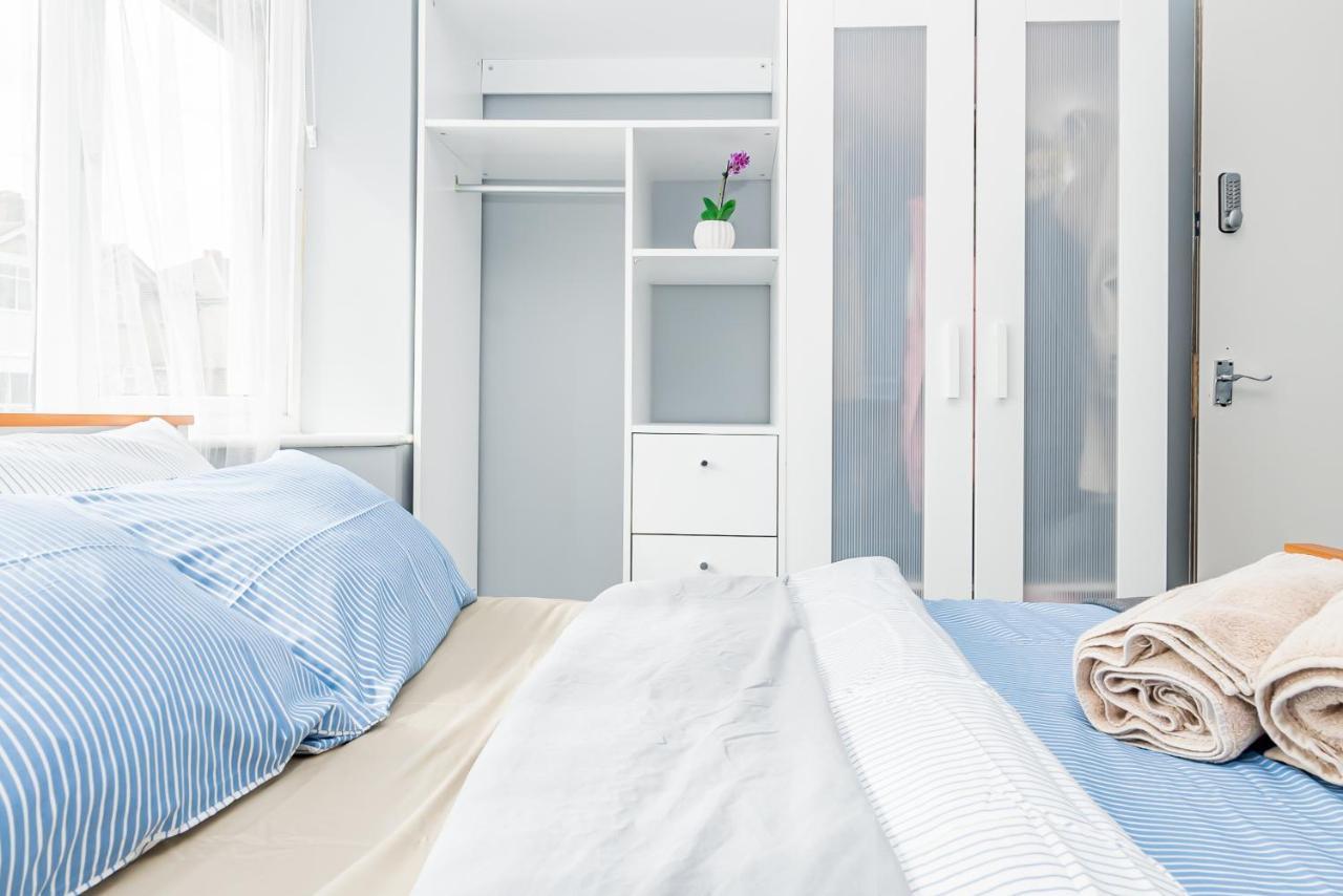 Shirley House 2, Self Catering Guest House, Self Check In, Smart Locks, 10 Min Walk To Southampton General, Aspire And Princess Anne Hospitals, Access To Fully Equipped Kitchen, Excellent Transport Links, Ideal For Longer Stays And Hospital Shifts Eksteriør bilde
