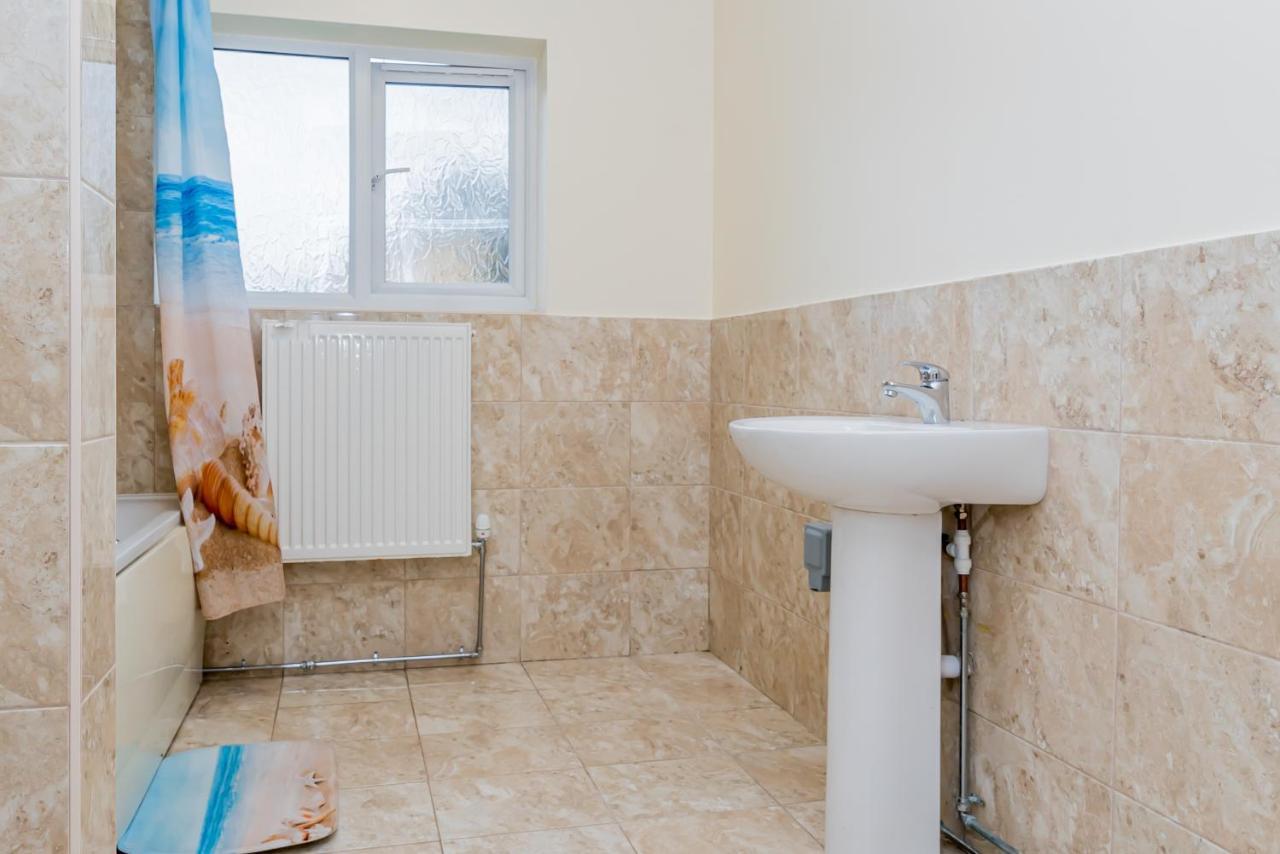 Shirley House 2, Self Catering Guest House, Self Check In, Smart Locks, 10 Min Walk To Southampton General, Aspire And Princess Anne Hospitals, Access To Fully Equipped Kitchen, Excellent Transport Links, Ideal For Longer Stays And Hospital Shifts Eksteriør bilde