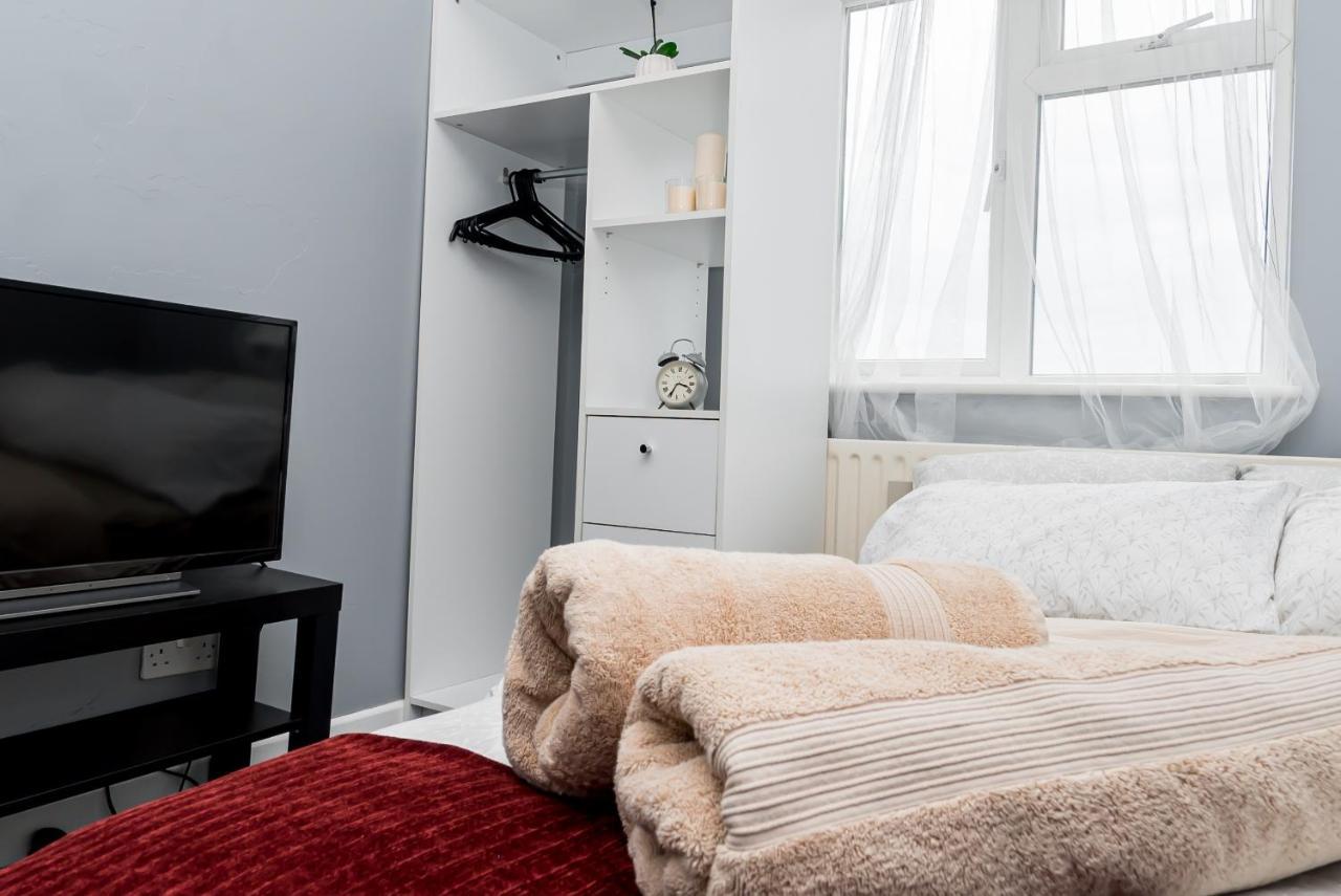 Shirley House 2, Self Catering Guest House, Self Check In, Smart Locks, 10 Min Walk To Southampton General, Aspire And Princess Anne Hospitals, Access To Fully Equipped Kitchen, Excellent Transport Links, Ideal For Longer Stays And Hospital Shifts Eksteriør bilde