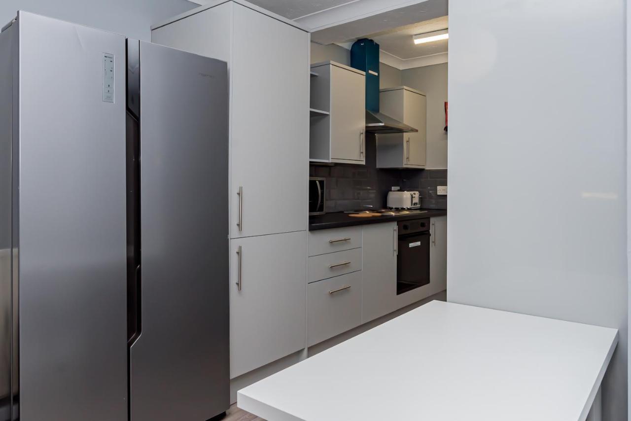 Shirley House 2, Self Catering Guest House, Self Check In, Smart Locks, 10 Min Walk To Southampton General, Aspire And Princess Anne Hospitals, Access To Fully Equipped Kitchen, Excellent Transport Links, Ideal For Longer Stays And Hospital Shifts Eksteriør bilde
