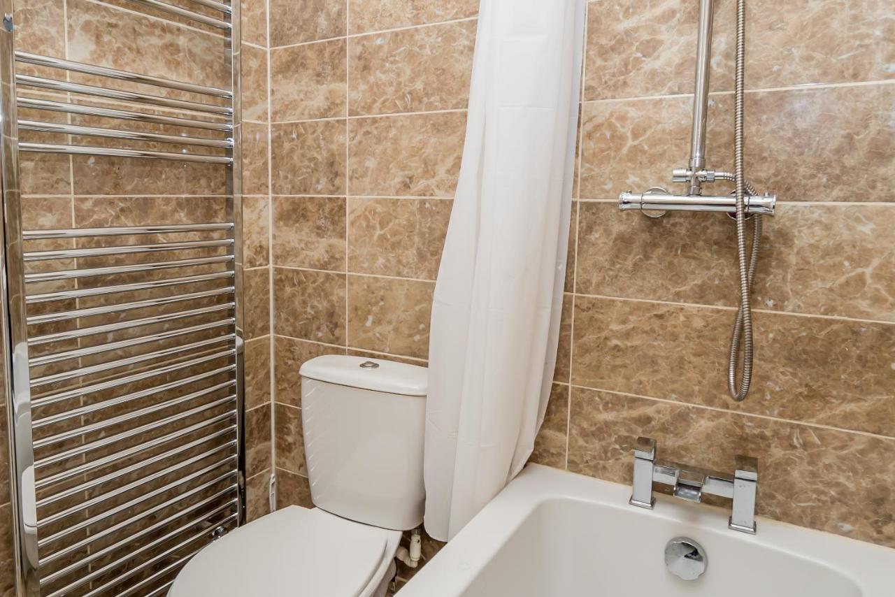 Shirley House 2, Self Catering Guest House, Self Check In, Smart Locks, 10 Min Walk To Southampton General, Aspire And Princess Anne Hospitals, Access To Fully Equipped Kitchen, Excellent Transport Links, Ideal For Longer Stays And Hospital Shifts Eksteriør bilde