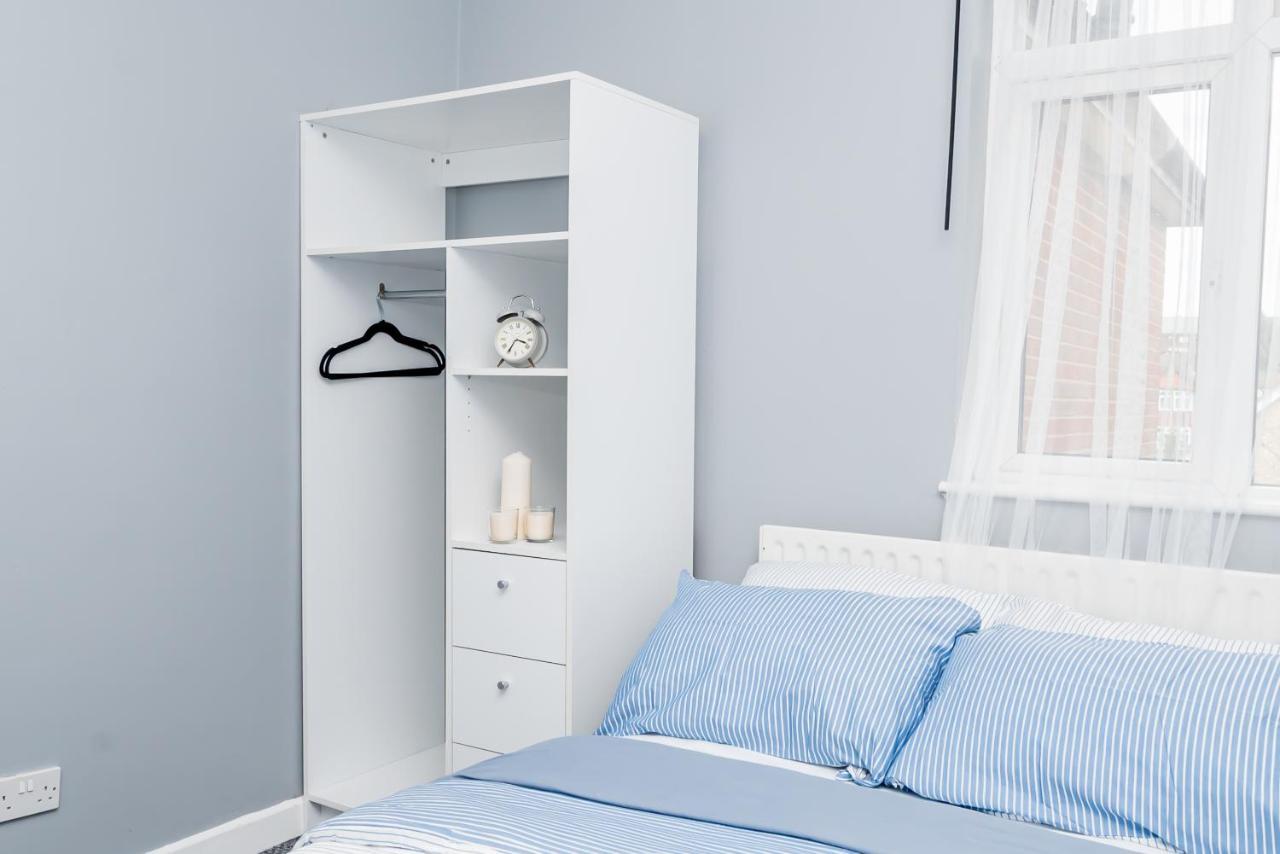Shirley House 2, Self Catering Guest House, Self Check In, Smart Locks, 10 Min Walk To Southampton General, Aspire And Princess Anne Hospitals, Access To Fully Equipped Kitchen, Excellent Transport Links, Ideal For Longer Stays And Hospital Shifts Eksteriør bilde