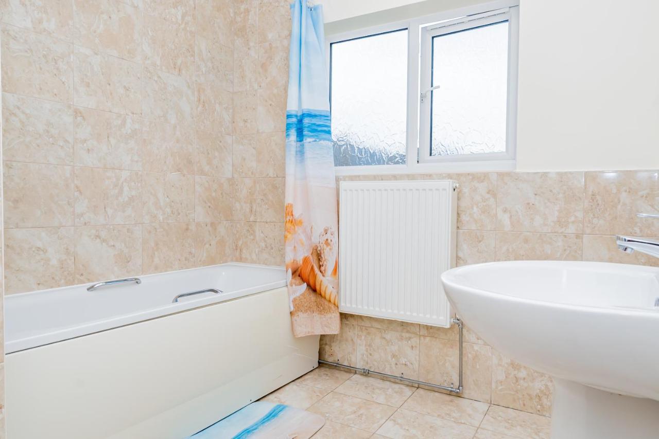 Shirley House 2, Self Catering Guest House, Self Check In, Smart Locks, 10 Min Walk To Southampton General, Aspire And Princess Anne Hospitals, Access To Fully Equipped Kitchen, Excellent Transport Links, Ideal For Longer Stays And Hospital Shifts Eksteriør bilde