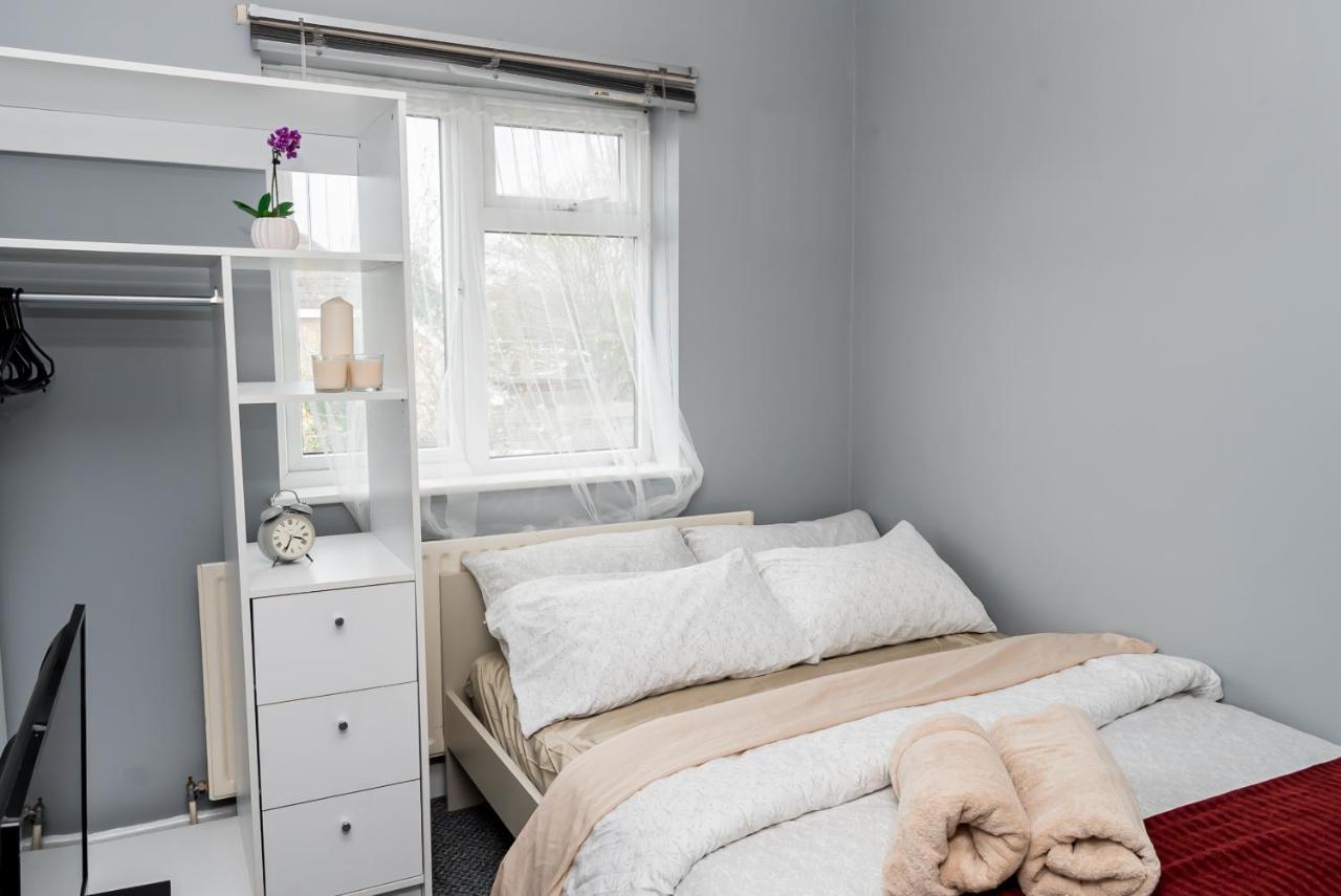 Shirley House 2, Self Catering Guest House, Self Check In, Smart Locks, 10 Min Walk To Southampton General, Aspire And Princess Anne Hospitals, Access To Fully Equipped Kitchen, Excellent Transport Links, Ideal For Longer Stays And Hospital Shifts Eksteriør bilde