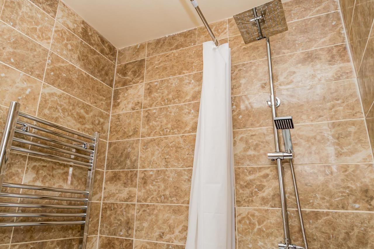 Shirley House 2, Self Catering Guest House, Self Check In, Smart Locks, 10 Min Walk To Southampton General, Aspire And Princess Anne Hospitals, Access To Fully Equipped Kitchen, Excellent Transport Links, Ideal For Longer Stays And Hospital Shifts Eksteriør bilde
