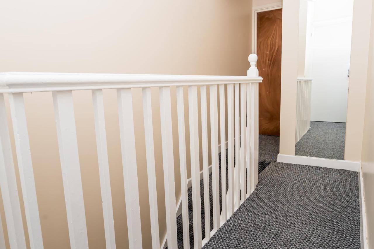 Shirley House 2, Self Catering Guest House, Self Check In, Smart Locks, 10 Min Walk To Southampton General, Aspire And Princess Anne Hospitals, Access To Fully Equipped Kitchen, Excellent Transport Links, Ideal For Longer Stays And Hospital Shifts Eksteriør bilde