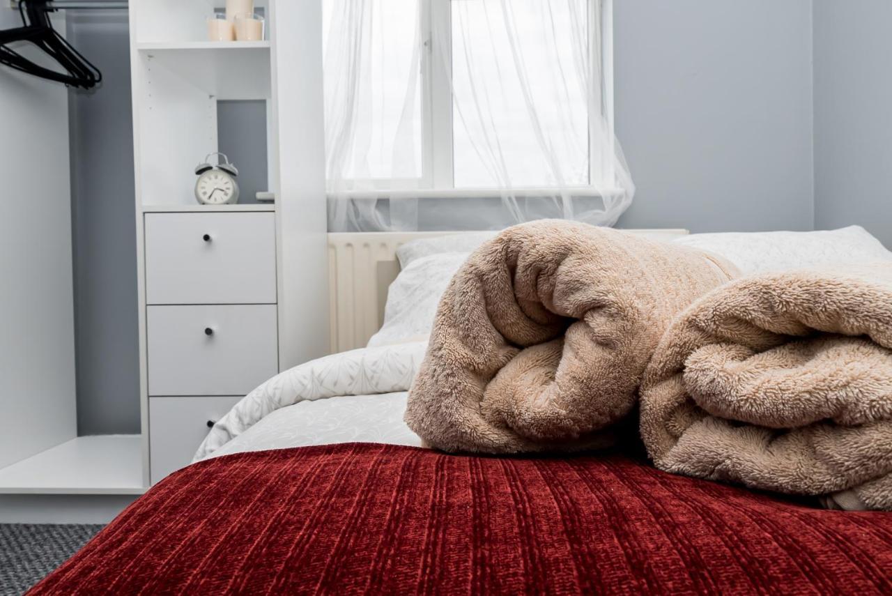 Shirley House 2, Self Catering Guest House, Self Check In, Smart Locks, 10 Min Walk To Southampton General, Aspire And Princess Anne Hospitals, Access To Fully Equipped Kitchen, Excellent Transport Links, Ideal For Longer Stays And Hospital Shifts Eksteriør bilde